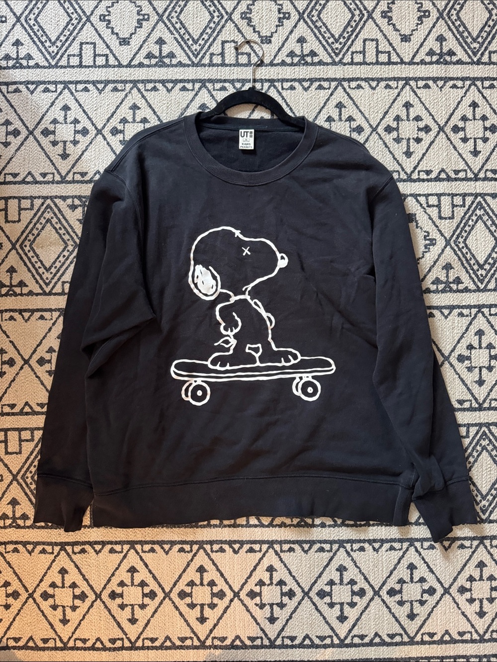 Uniqlo UT Kaws x Peanuts Black Cotton Snoopy Skateboard Crewneck Sweatshirt
